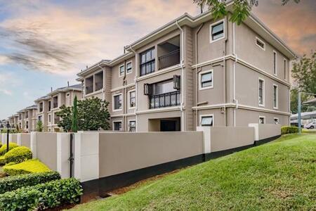 2 Bedroom Apartment in Fourways