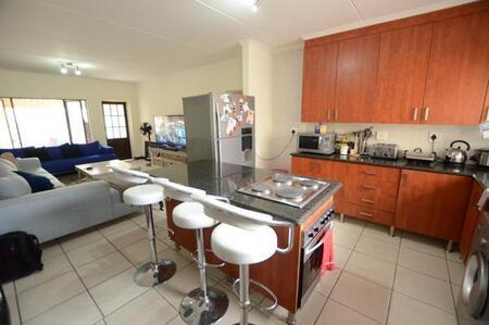 2 Bedroom Apartment in Sunninghill