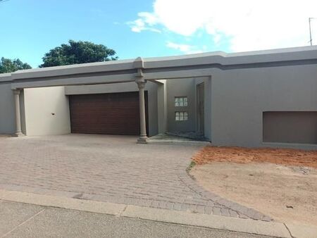 6 Bedroom House in Mabopane