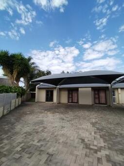 0.5 Bedroom Flat in Doornpoort