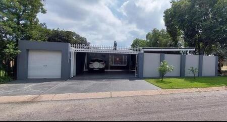 5 Bedroom House in Kilner Park