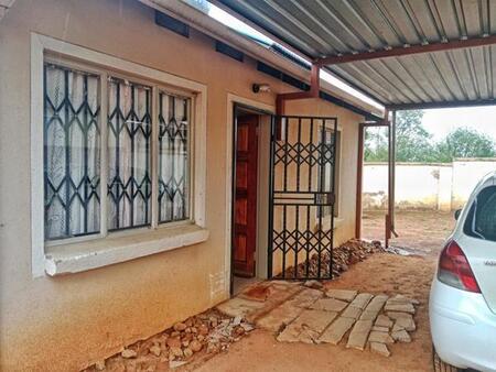 2 Bedroom House in Mahube Valley