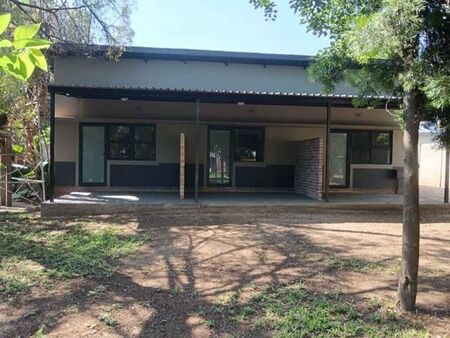 1 Bedroom Apartment in Queenswood