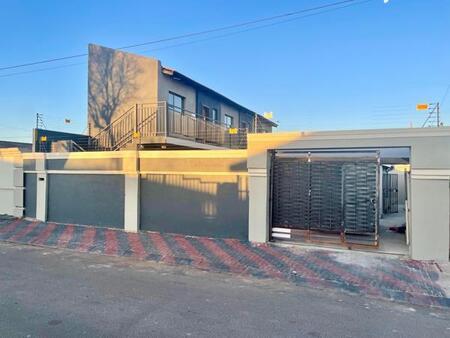 Bachelor apartment in Mofolo South