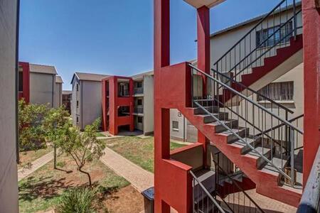 2 Bedroom Apartment in Soweto Central