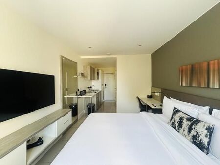 1 Bedroom Apartment in Rosebank