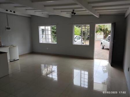 Bachelor apartment in Randburg Central