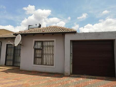 2 Bedroom House in Lehae