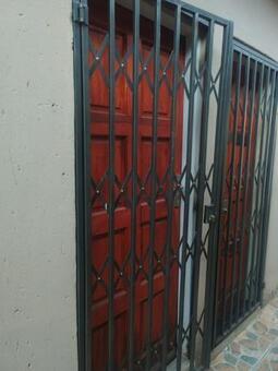 Bachelor apartment in Protea Glen