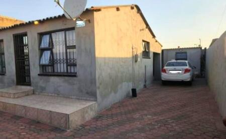 2 Bedroom House in Soweto Central