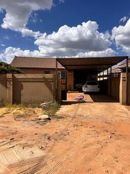 2 Bedroom House in Protea Glen