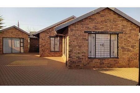 3 Bedroom House in Protea Glen