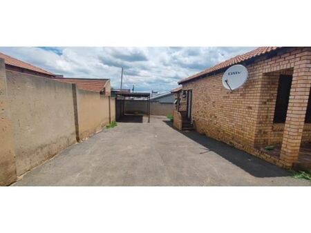 2 Bedroom House in Eldorado Park