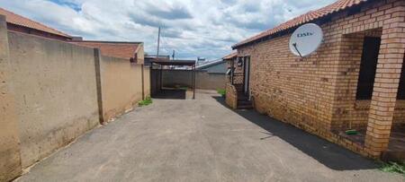 2 Bedroom House in Eldorado Park