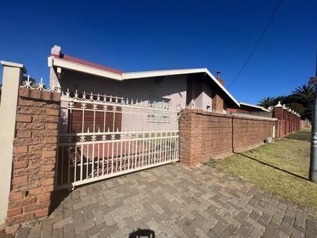 3 Bedroom House in Moroka