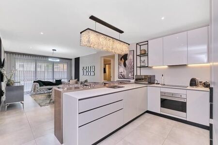 3 Bedroom Apartment in Hyde Park