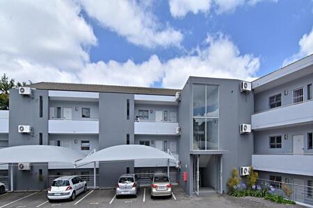 3 Bedroom Apartment in Morningside Manor