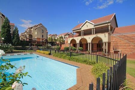 1 Bedroom Apartment in Bryanston