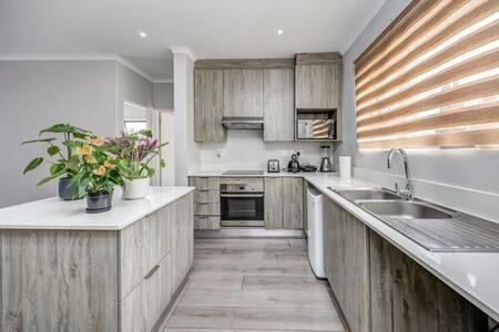 2 Bedroom Apartment in Morningside