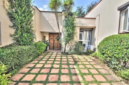 6 Bedroom House in River Club