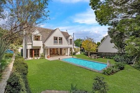 5 Bedroom House in Bryanston