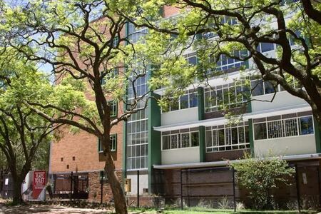 2.5 Bedroom Apartment in Arcadia