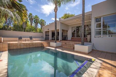 3 Bedroom House in Waterkloof Ridge