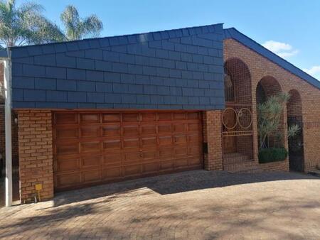 3 Bedroom House in Waterkloof Ridge