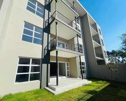 2 Bedroom Apartment in Baileys Muckleneuk