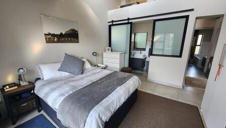 2 Bedroom Apartment in Menlo Park