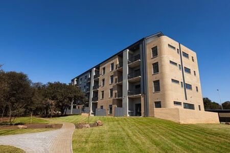 3 Bedroom Apartment in Menlo Park