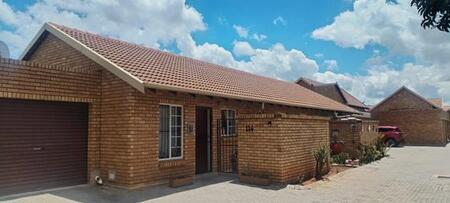 2 Bedroom Simplex in Sinoville