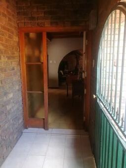 4 Bedroom House in Dorandia