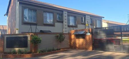 2 Bedroom Duplex in Theresapark