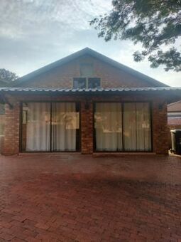 1 Bedroom Apartment in Montana Park