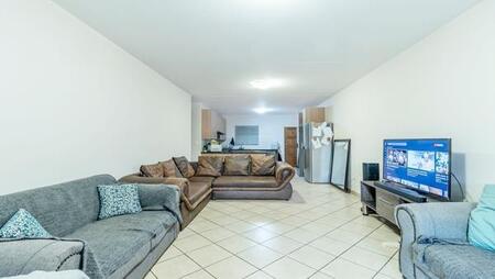 2 Bedroom Townhouse in Sinoville