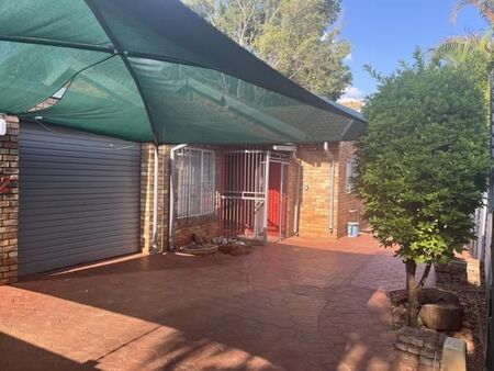 3 Bedroom House in Dorandia