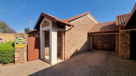 2 Bedroom Townhouse in Sinoville