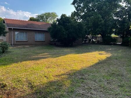 3 Bedroom House in Theresapark