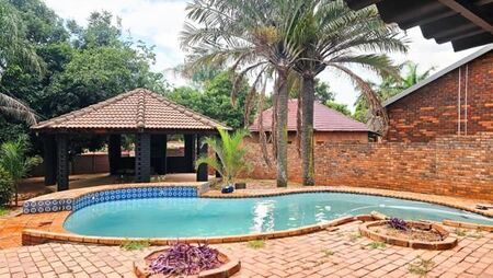 4 Bedroom House in Florauna