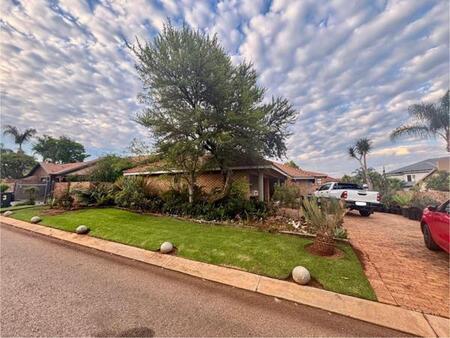 3 Bedroom House in Bougainvillea Estate