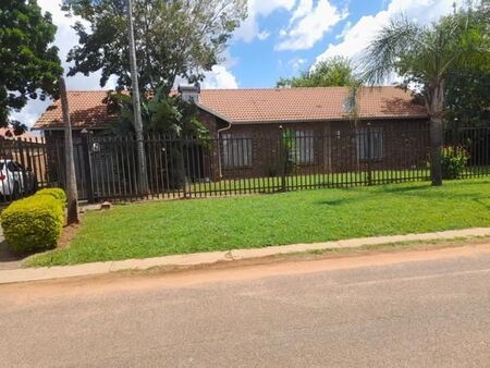 4 Bedroom House in Clarina