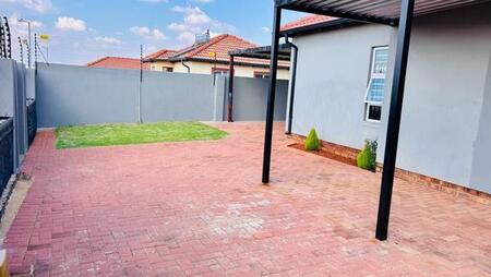 2 Bedroom House in The Orchards