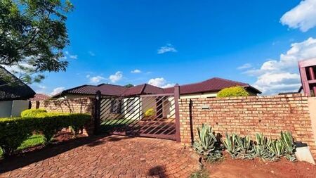 4 Bedroom House in The Orchards