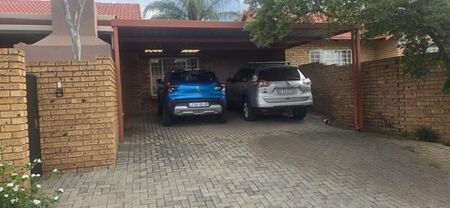 4 Bedroom Townhouse in Magalieskruin