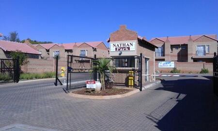 3 Bedroom Apartment in Magalieskruin