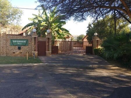 2 Bedroom Simplex in Sinoville