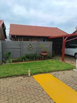 2 Bedroom Townhouse in Doornpoort