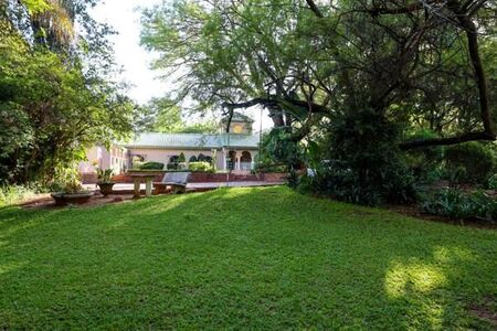 2 Bedroom House in Shere