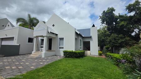 4 Bedroom House in Silver Lakes Golf Estate